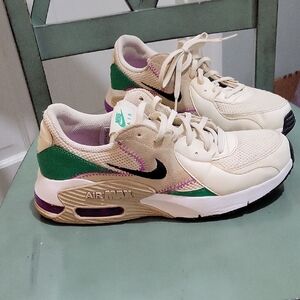 Nike Cream and Green Sneakers